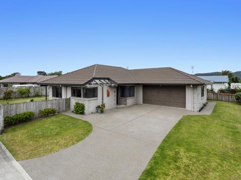 15 Bunyan Road, Coastlands