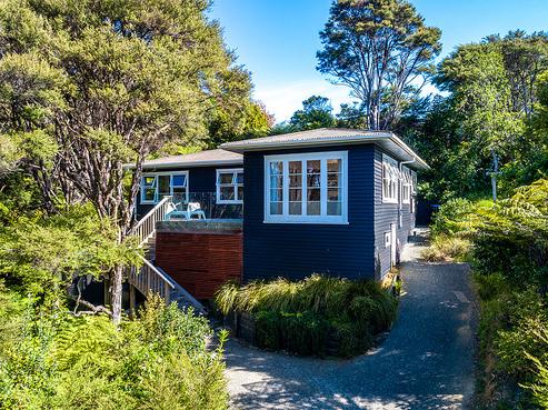 116 Queens Drive, Oneroa
