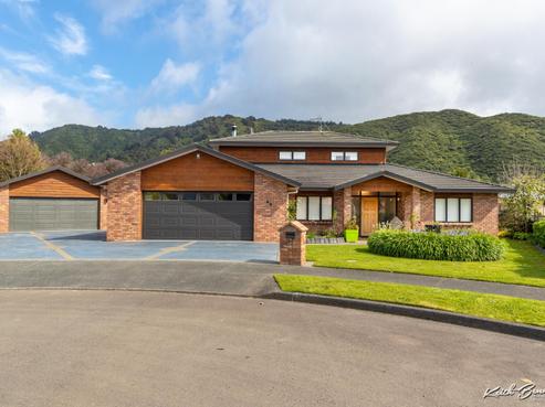21 Galveston Grove, Totara Park