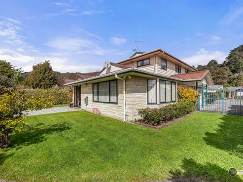 31 Waddington Drive, Naenae