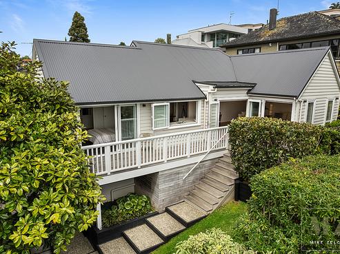 2/56 Rukutai Street, Orakei
