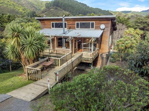 23 Waterfall Road, Paraparaumu