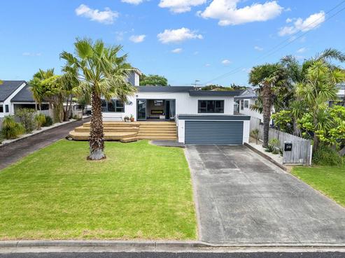 28 Pohutukawa Road, Beachlands