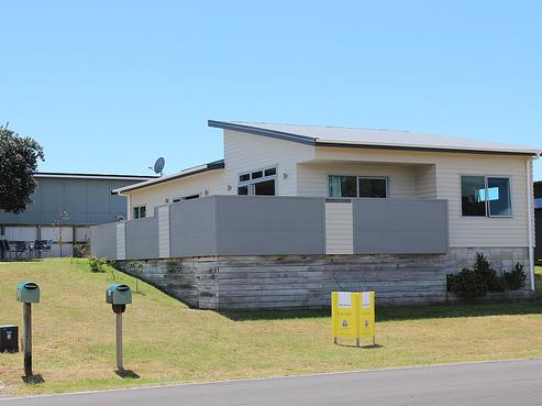 153 The Fairway, Matarangi