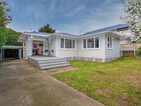 6 Riwai Street, Paraparaumu