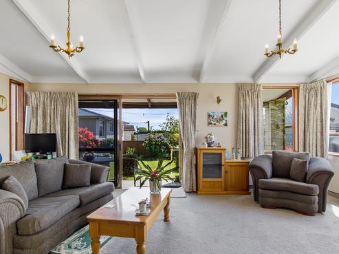 22B Avenue Road, West End