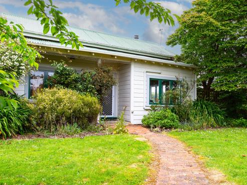 35 Thyra Street, Dannevirke