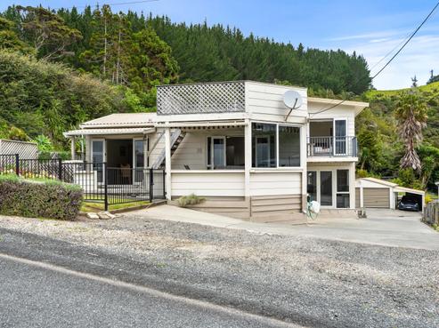 90 Rapata Road, Oakura Coast
