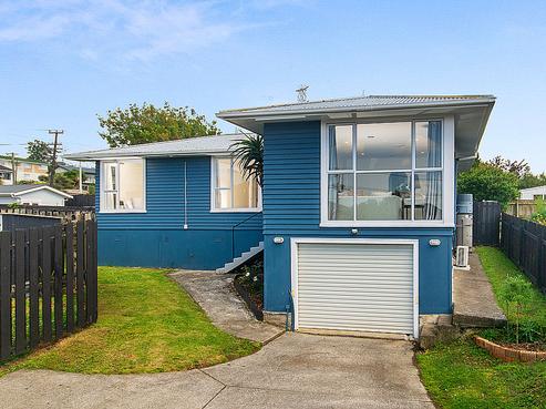 60 Tiroroa Avenue, Te Atatu South