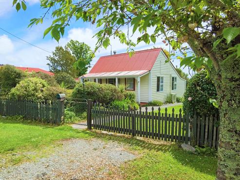 9 Sale Street, Ross