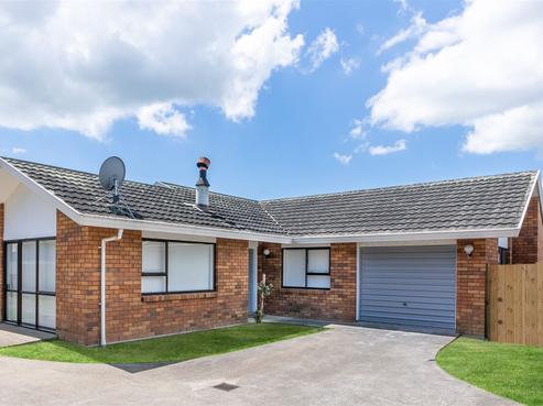 2/15 Ingram Street, Papakura