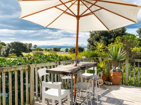 6 Wellwood Terrace, Te Awanga