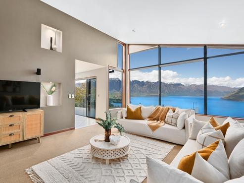 145 Wynyard Crescent, Fernhill/Sunshine Bay
