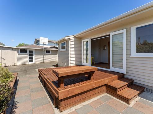 8 Essex Place, Milson