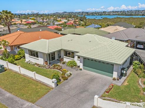 19 Kath Hopper Drive, Orewa