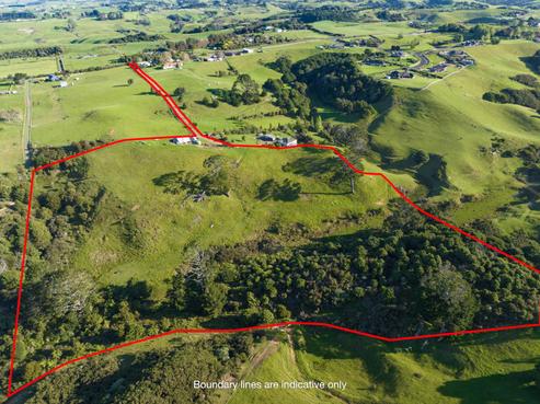 1056 Awhitu Road, Pollok