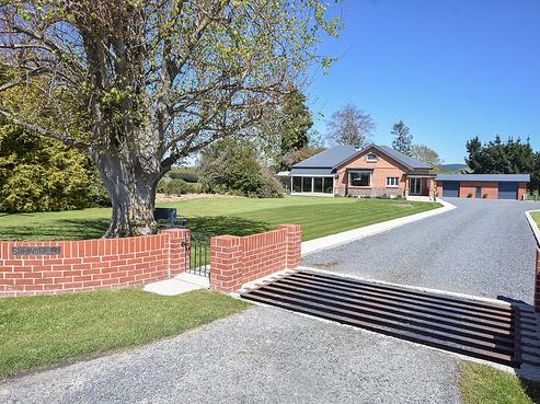 135 Springfield Road, Milton