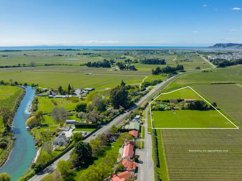 44 School Road, Riverlands