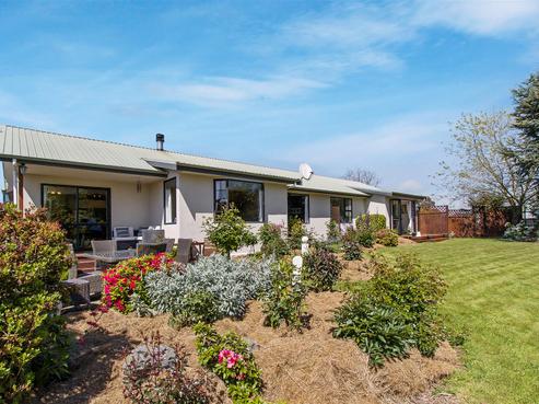 675 Lower Hook Road, Makikihi