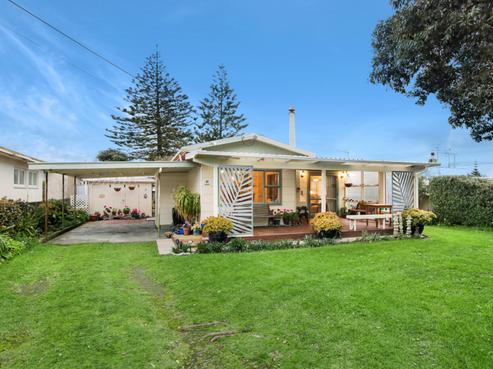 27 Koputara Road, Himatangi Beach