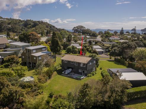 4 Grierson Close, Hahei