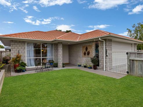 9 Bristol Avenue, Brookfield