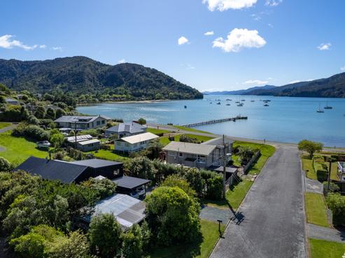 4 Thompson Place, Anakiwa and Surrounds