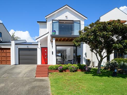68 Provence Esplanade, Te Atatu Peninsula