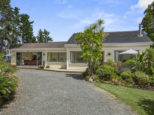 1258 East Coast Road, Redvale