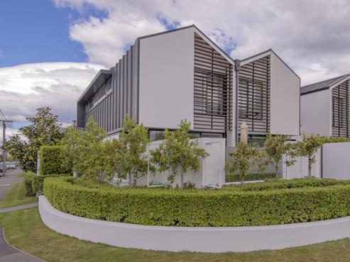 156 Holly Road, Saint Albans