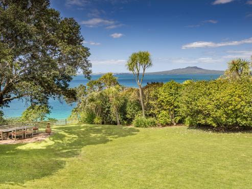 173 Beach Road, Castor Bay