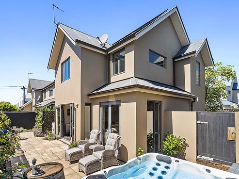 2/23 Stoneyhurst Street, Saint Albans