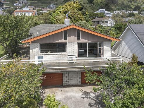 135 Winara Avenue, Waikanae