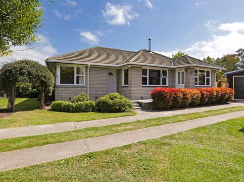 23 Damien Place, Bromley