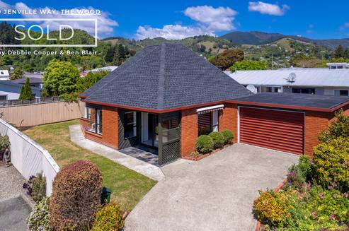 9 Jenville Way, The Wood