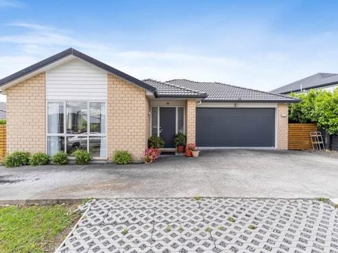 54 Twin Parks Rise, Papakura