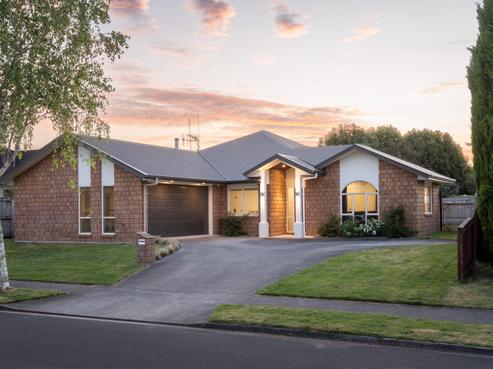 23 Hawkridge Rise, Huntington