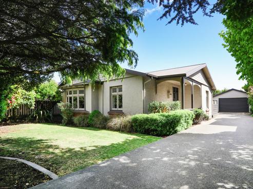 8 Lewis Street, Gladstone