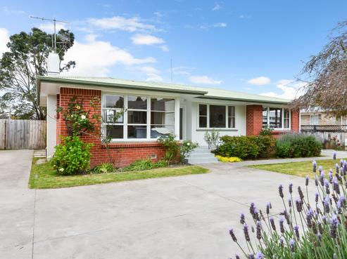 5 Saint Lukes Place, Bader