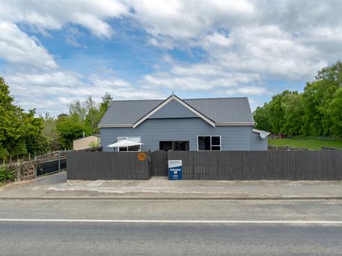 18 Main Road, Owaka