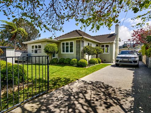 4 Okura Grove, Boulcott