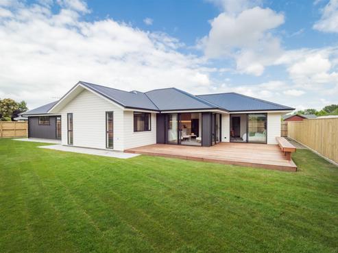 3 Reid Line West, Feilding