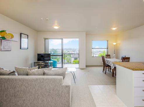 4/124 Stancombe Road, Flat Bush