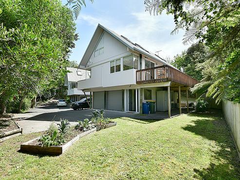 1/555 East Coast Road, Browns Bay