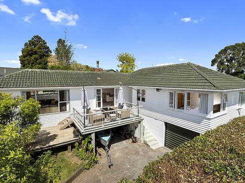 11 Winifred Avenue, Bayview