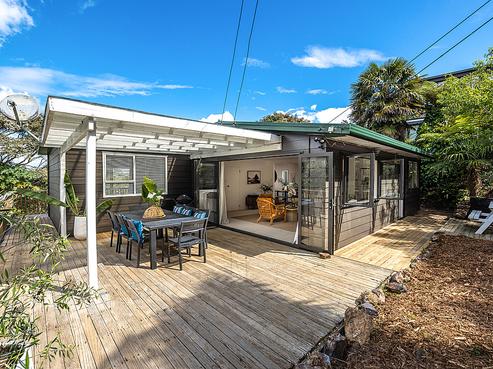 96 Hill Road, Palm Beach