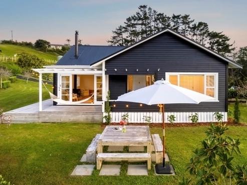 1227 Old North Road, Helensville