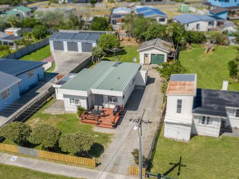 16 Himatangi Street, Himatangi Beach