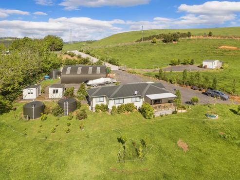 84 Kennedy Road, Waikino