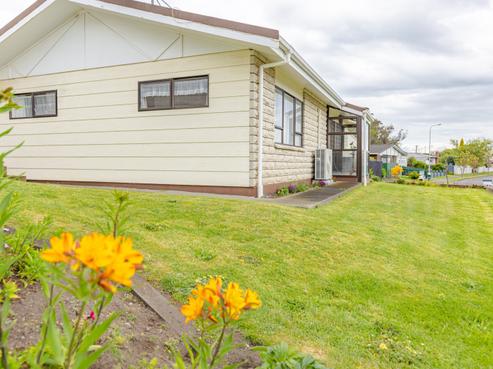 10 Bens Place, Springvale